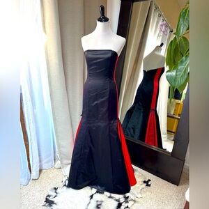 Gothic satin prom ballgown by Scott McClintock✨💃🏻